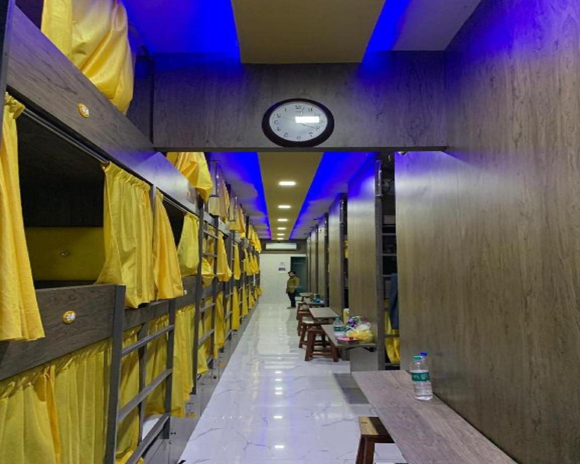 Neenava Dormitory Asalpha Bombaj Zewnętrze zdjęcie